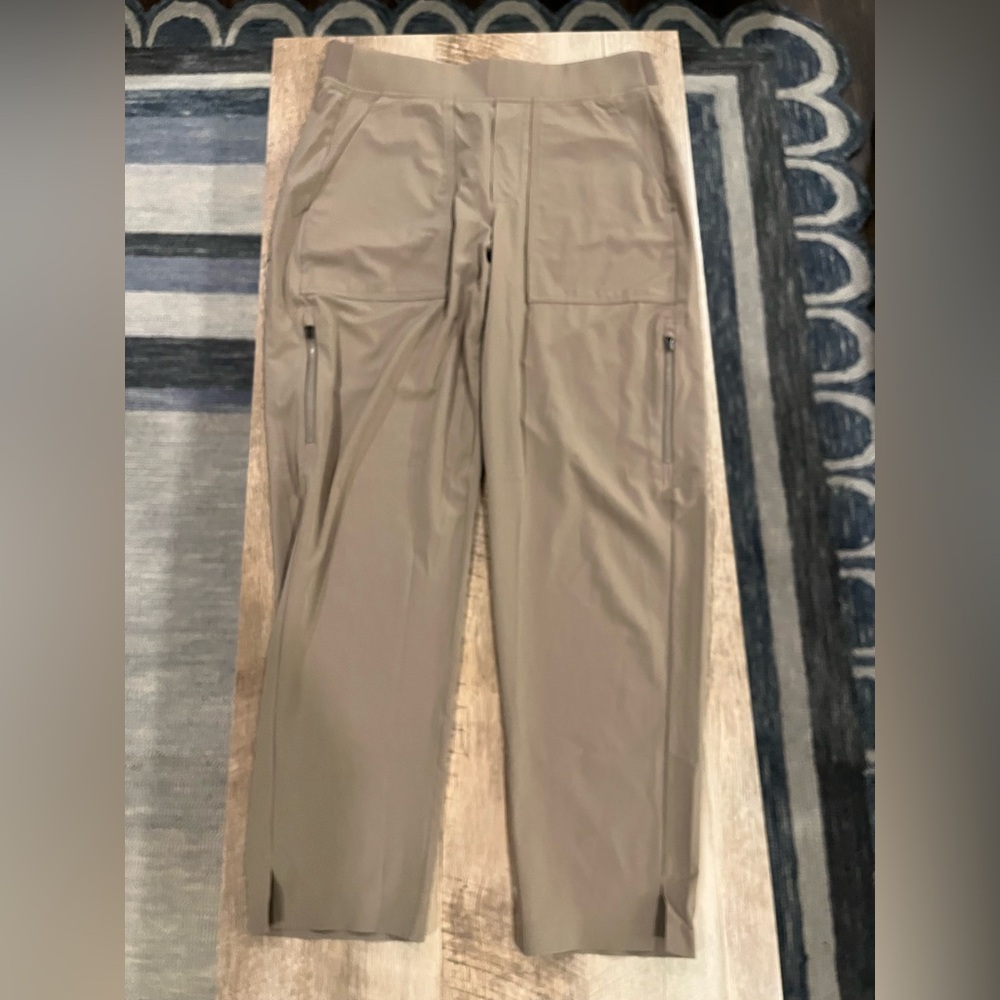 Athleta women’s Cargo Pants in Tan
